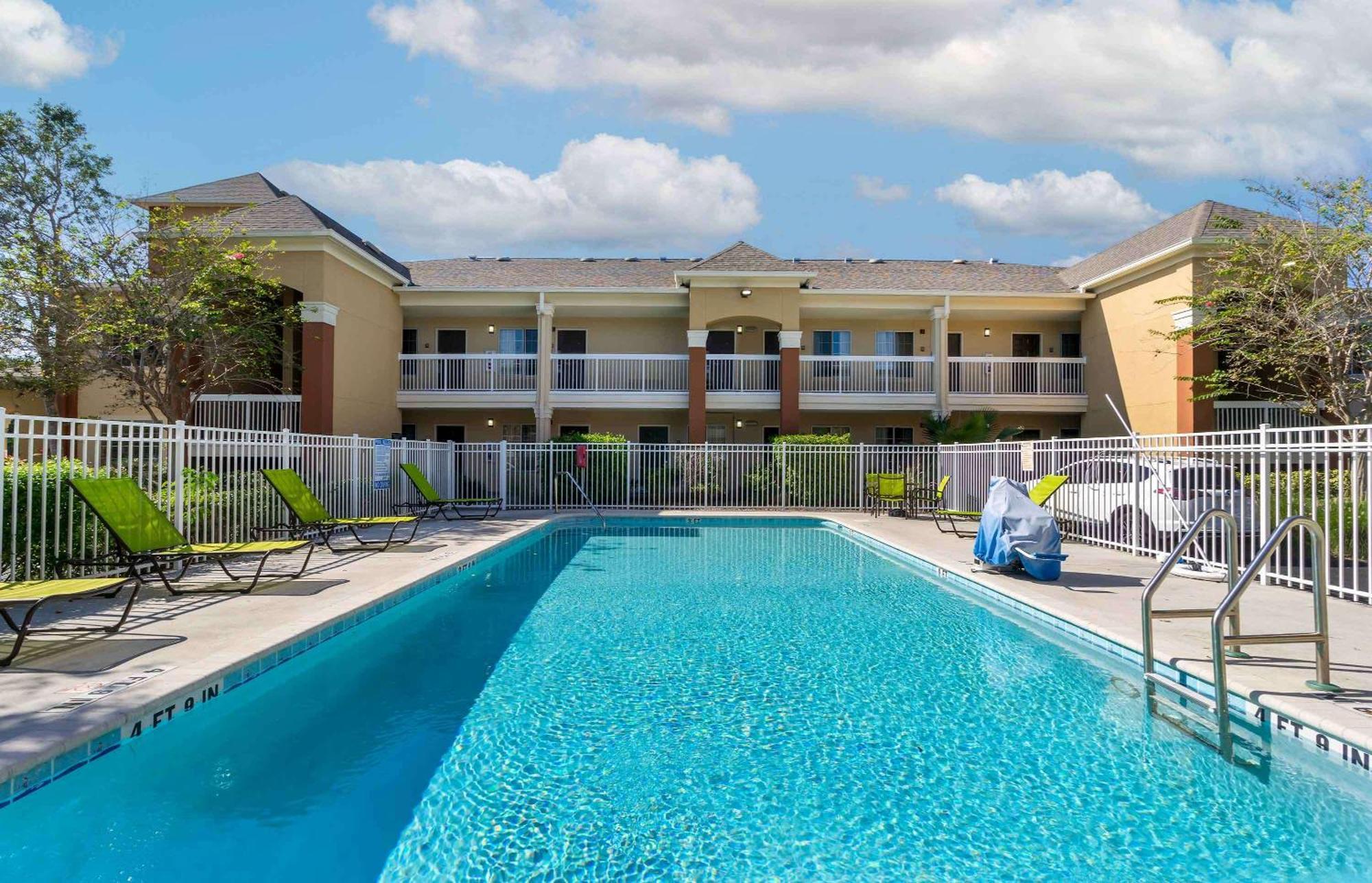 Extended Stay America Suites - Clearwater - Carillon Park Bagian luar foto
